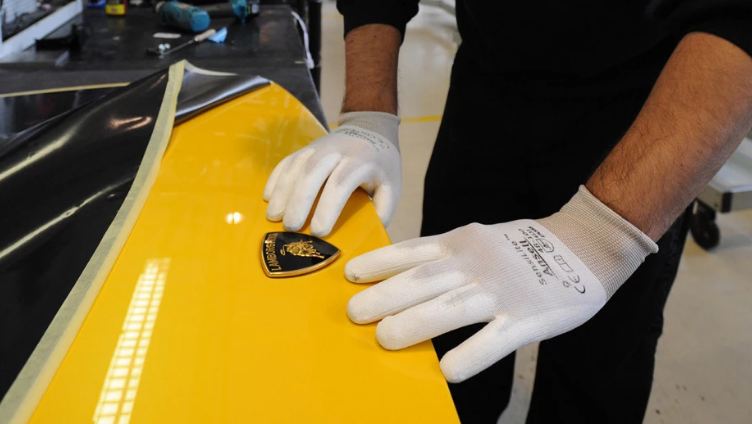 15 Foto di balik proses pembuatan mobil Lamborghini