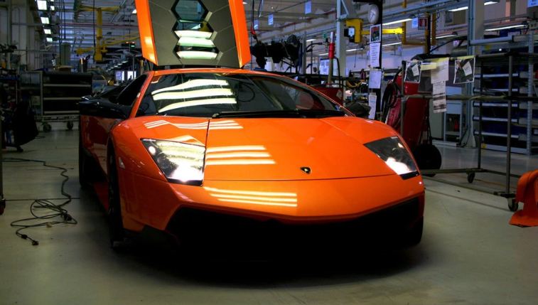 15 Foto di balik proses pembuatan mobil Lamborghini
