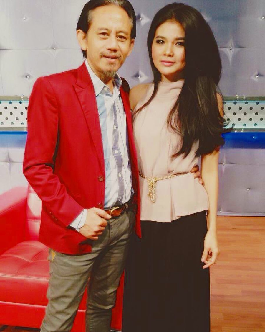 6 Sosok Tua Renta yang Nikahi Daun Muda Ini Jadi Bukti Bahwa Artis