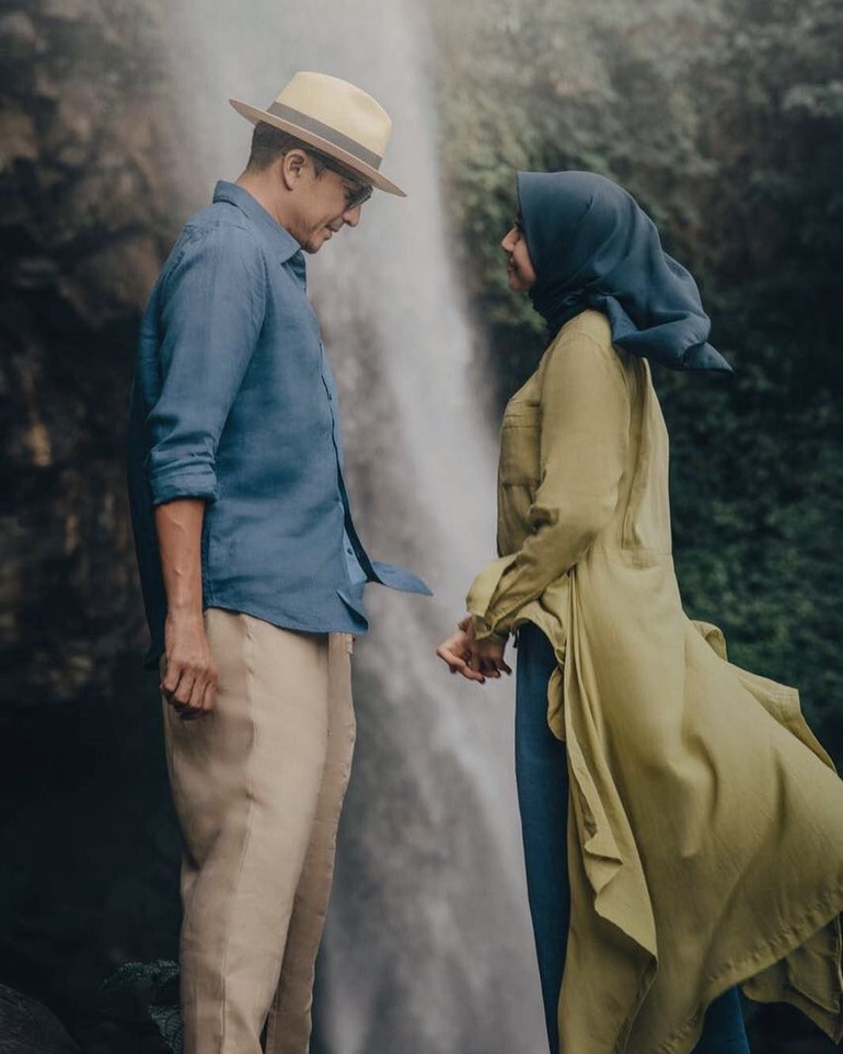 Tanpa bersentuhan, prewedding 8 pasang seleb ini tetap romantis