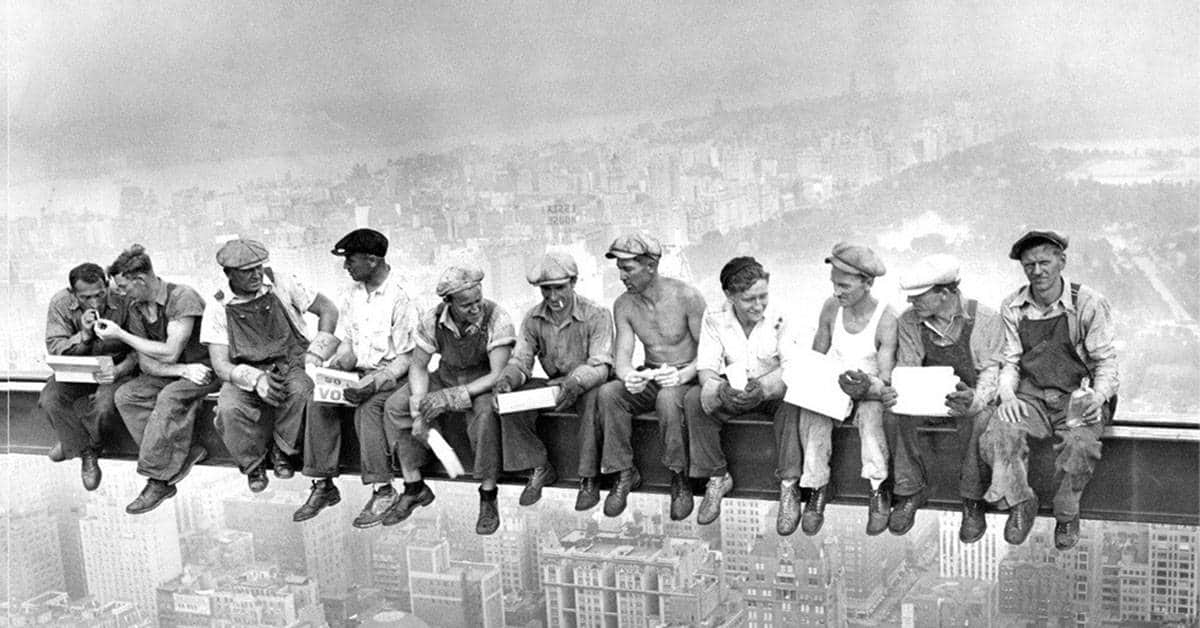 Menantang Maut di Atas Ketinggian Gedung Empire State Building NYC