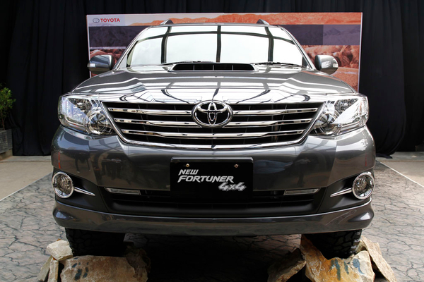 Toyota Fortuner G 4x4 VNT Diesel - Line Up Baru