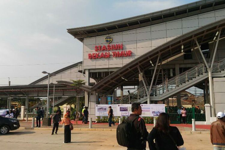 Sempat Tertunda, KRL Commuter Line Jakarta Kota - Cikarang PP