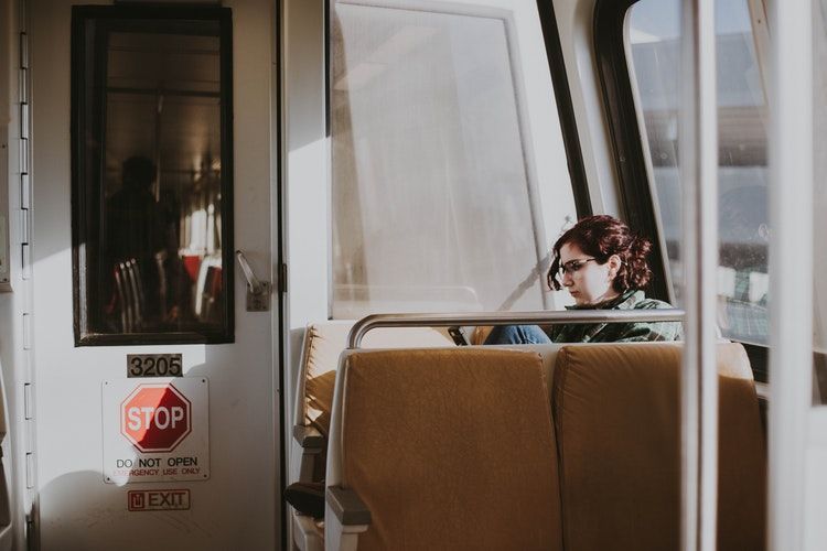 Hal Mengejutkan yang Ternyata Dipikirkan Introvert Saat Solo Traveling