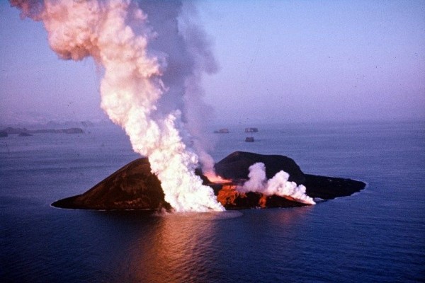 Selain Anak Krakatau, 5 Pulau Ini Juga Terbentuk dari Hasil Erupsi