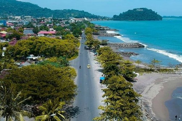 Pantai Padang, Tempat Ngabuburit Favorit Paket Komplit! Bisa Sekalian Buka Puasa Loh!