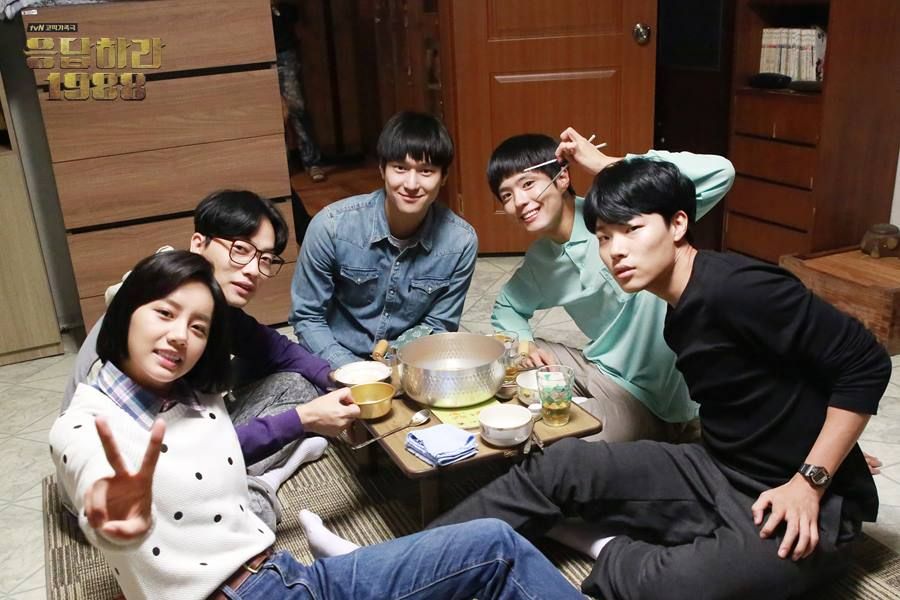 Geng Pertemanan di 5 Drama Korea Ini Friendship Goals Banget!