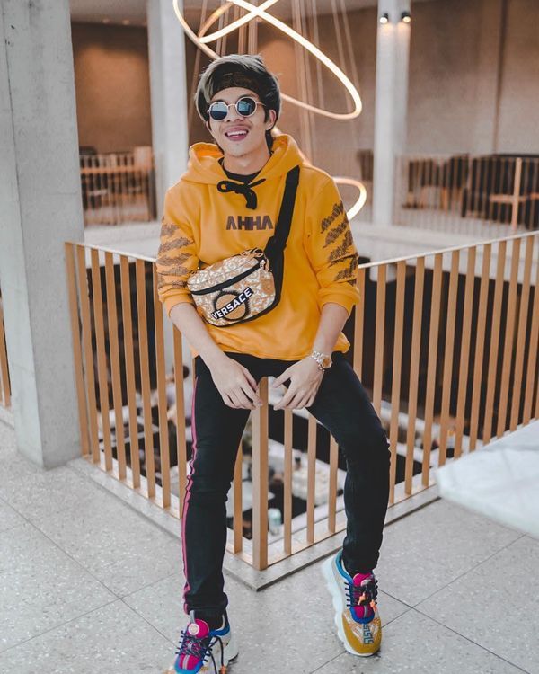 Bingung Karyanya Apa? 5 Artis Ini Mendapat Julukan Si Raja Settingan