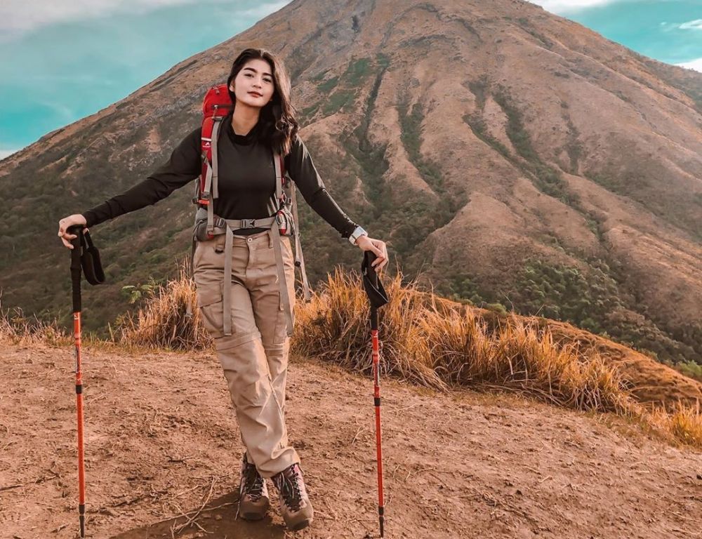 10 Potret Debi Sagita Ketika Di Gunung Yang Perlu Ditiru