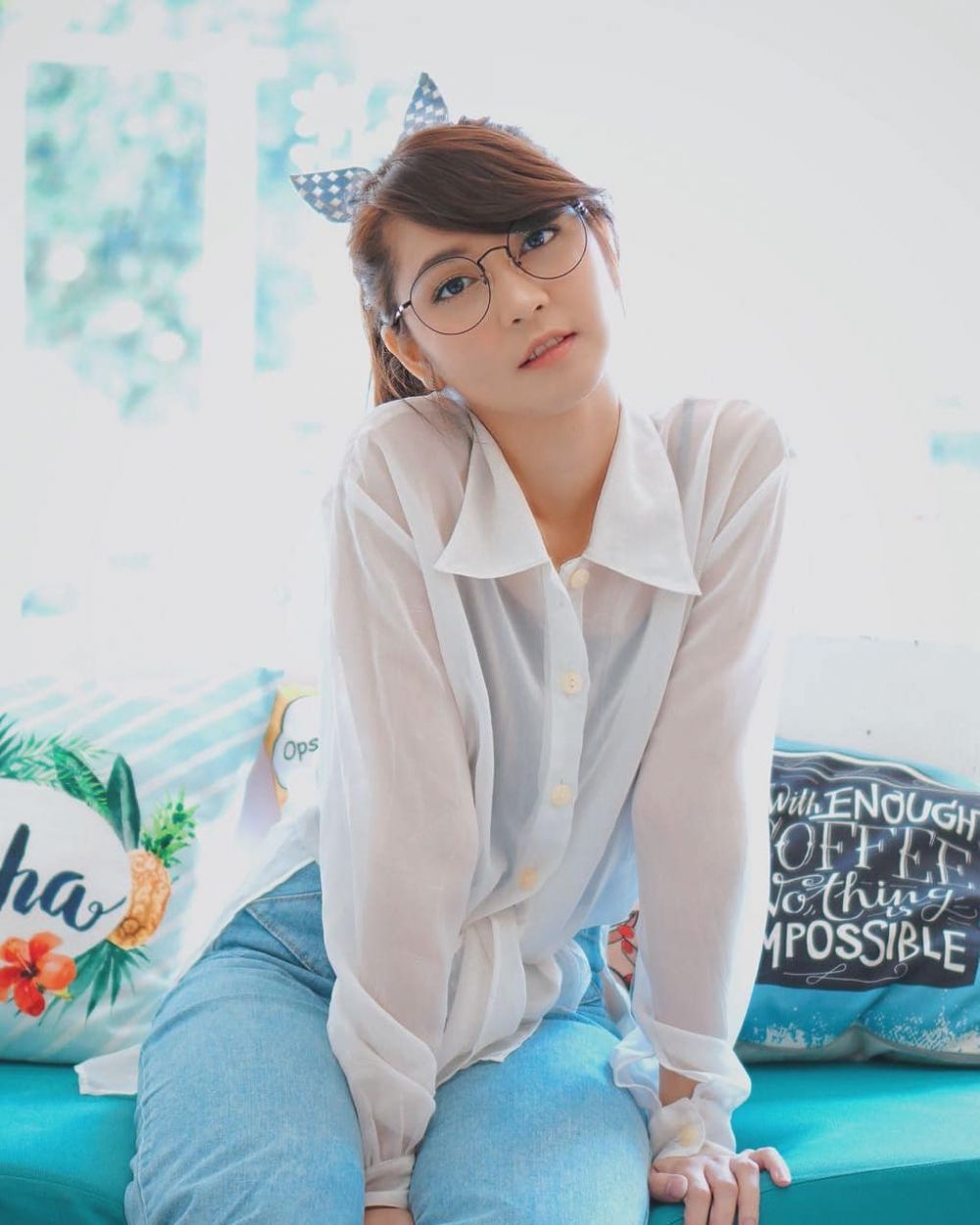 Cantik dan Imut, 10 Gaya Busana Putih ala Jessica Veranda