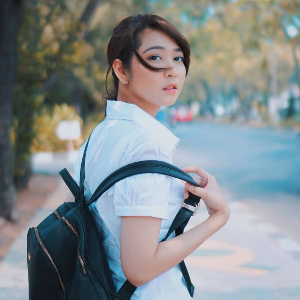 Cantik dan Imut, 10 Gaya Busana Putih ala Jessica Veranda