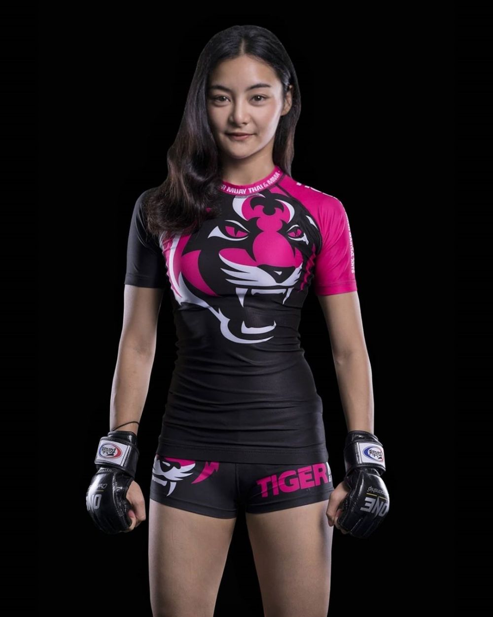 Women Fighter MMA, 10 Potret Rika Ishige Yang Makin Cantik 