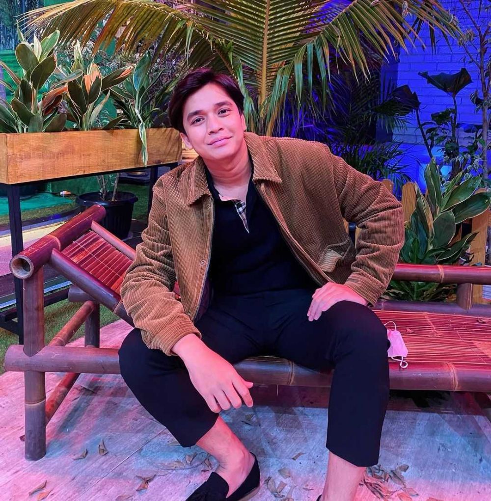 Bingung Karyanya Apa? 5 Artis Ini Mendapat Julukan Si Raja Settingan