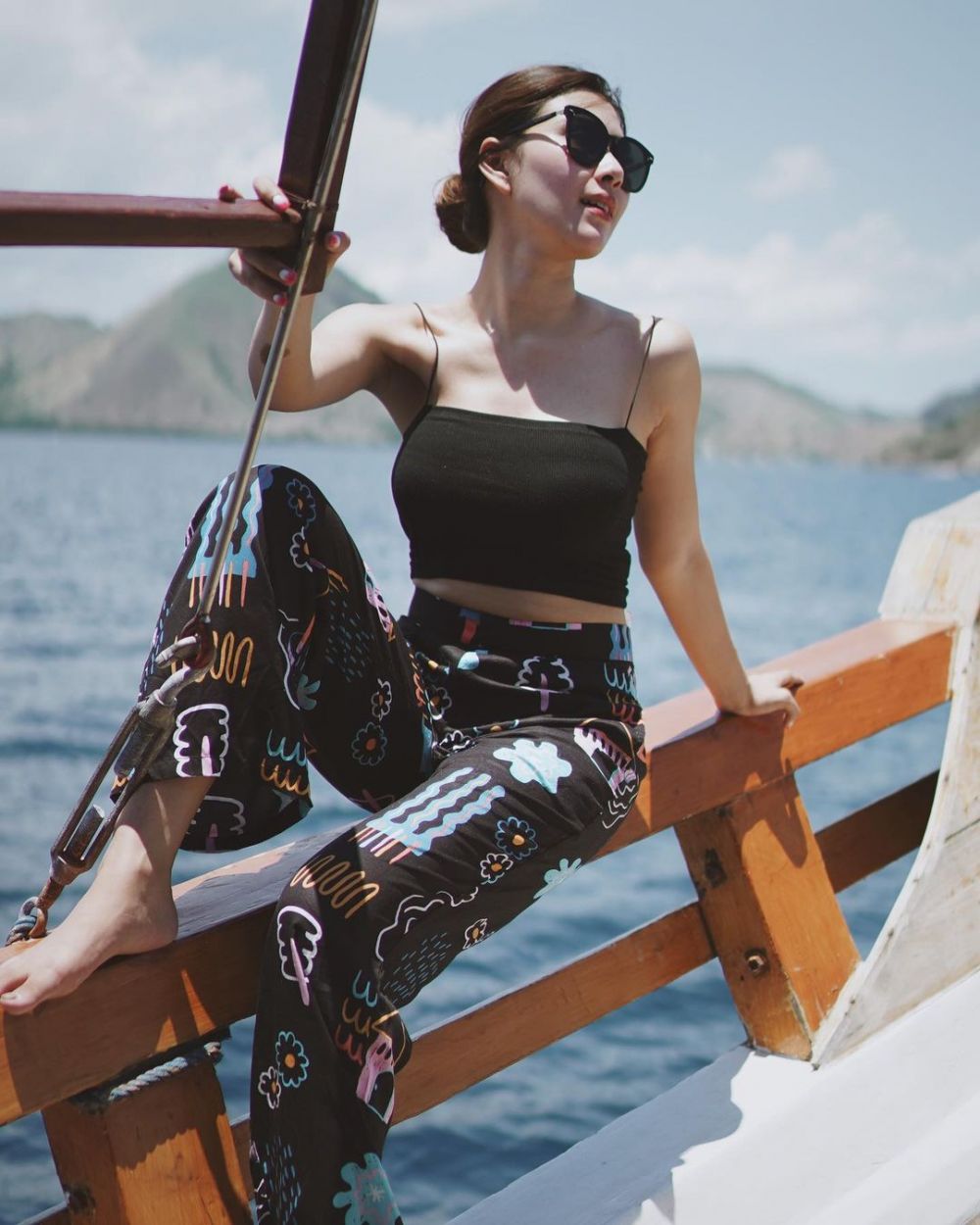 Pesona Syahnaz Sadiqah Liburan di Labuan Bajo, Superkece!