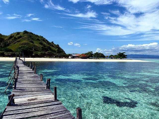 9 Potret Pantai Waecicu, Surga Bahari di Labuan Bajo yang Memukau