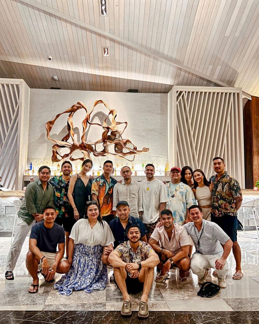 10 Momen Pelesiran Anya Geraldine di Labuan Bajo, Kompak Sama Sahabat!