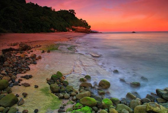 Kamu Nggak Akan Menyangka dengan Keindahan Pulau Flores yang Begitu Luar Biasa