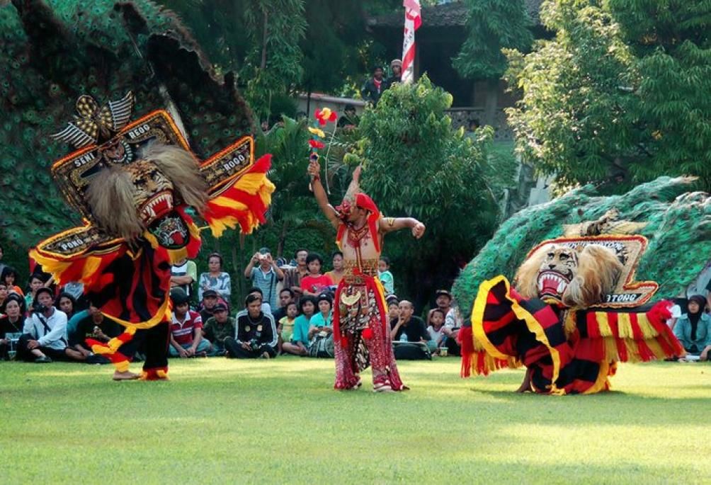 9 Alasan Kenapa Tari Tradisional Indonesia Lebih Membanggakan dari Tarian Modern