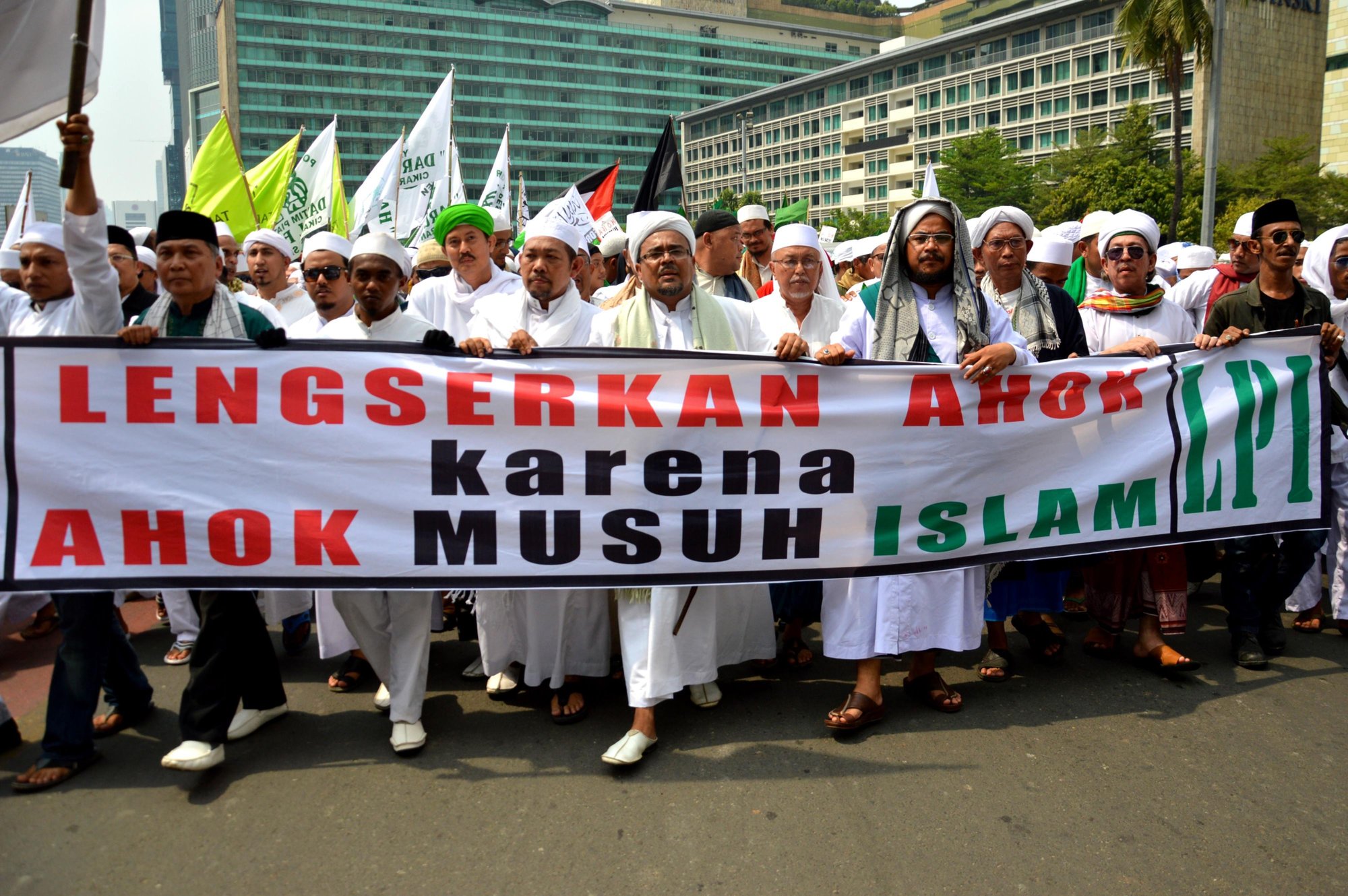 Benarkah Ahok Sudah Memecah Persatuan Indonesia dan Menghina Umat Islam di Dunia?