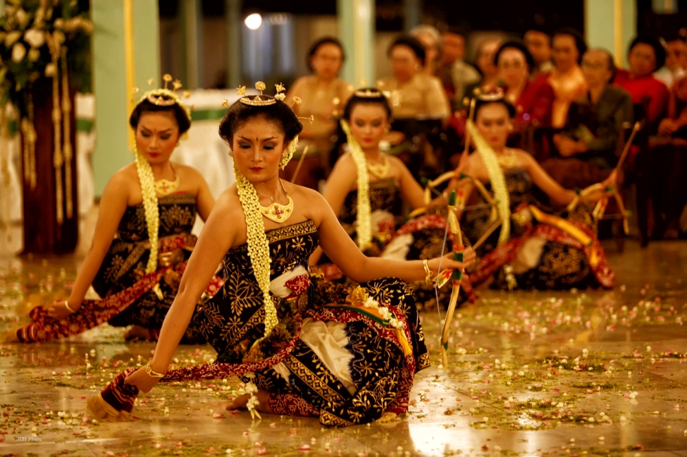 11 Filosofi Orang Jawa yang Bisa Buat Hidup Lebih Bahagia