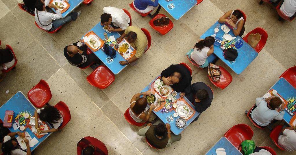 ini Alasan Ilmiah Kenapa Food Court Ada di Lantai Paling atas Mall