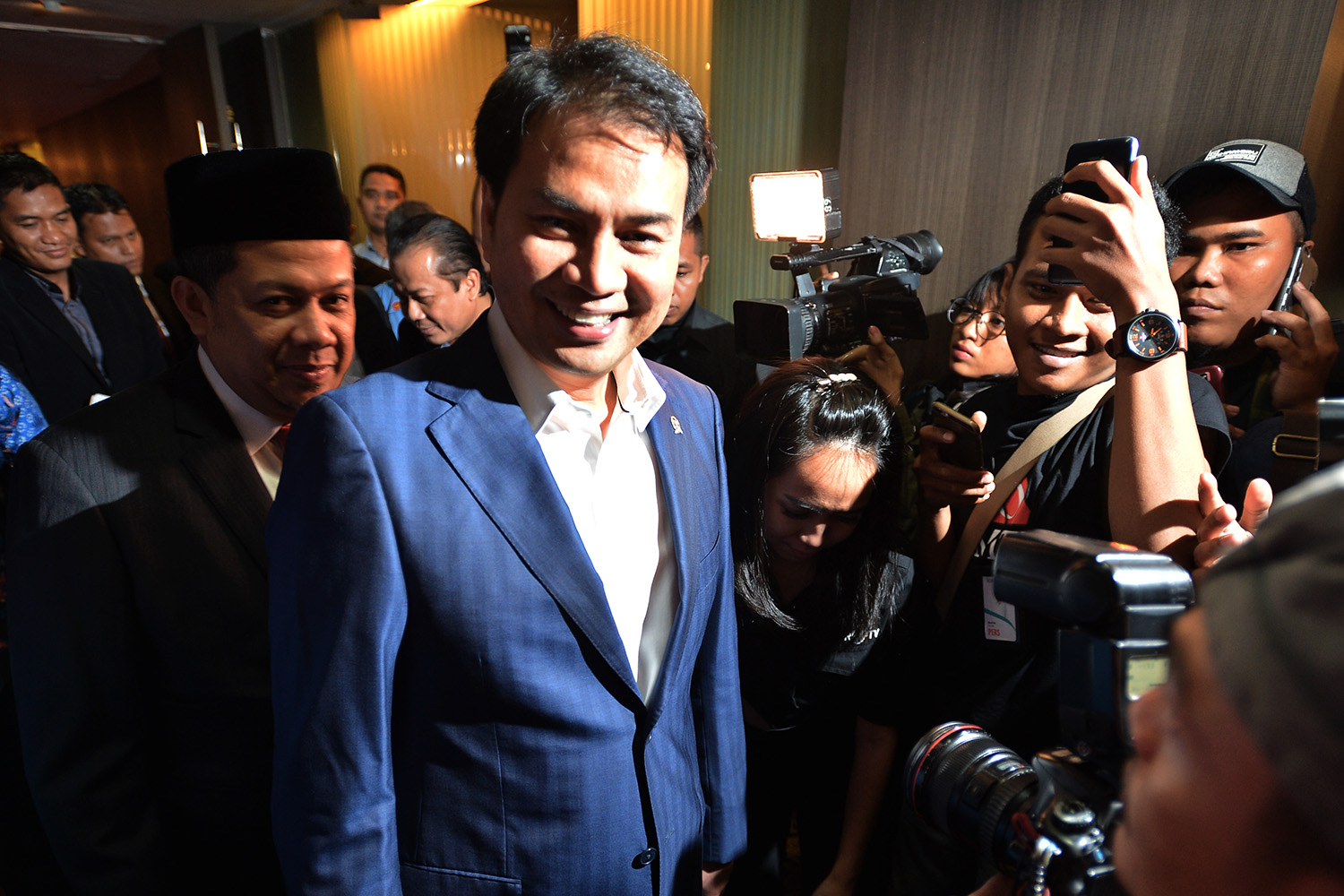sudah-disahkan-wakil-ketua-dpr-akui-belum-cek-detail-isi-uu-ciptaker