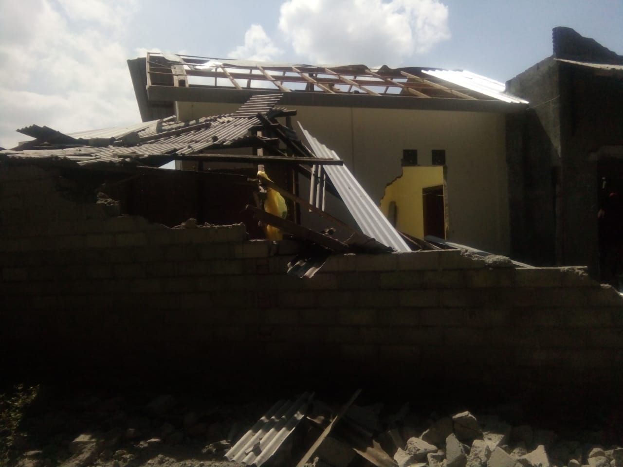 24 Jamaah Ahmadiyah Diusir dan 7 Rumah Dirusak oleh Massa di NTB
