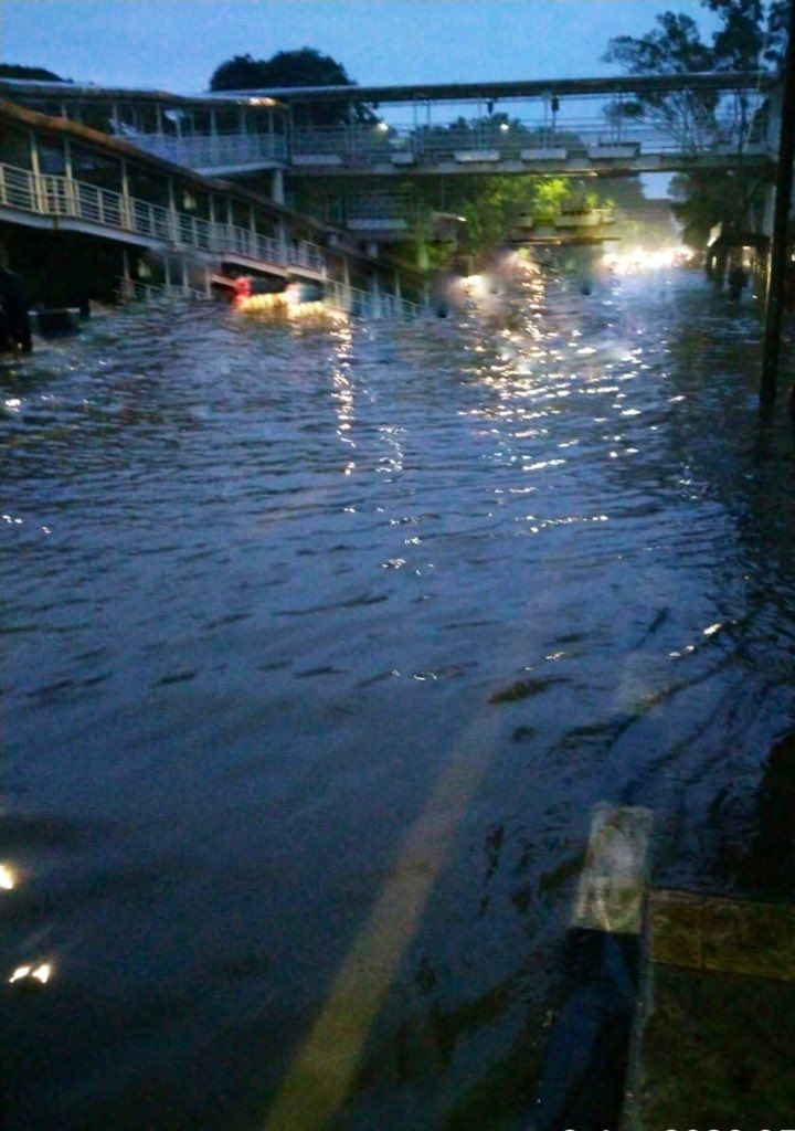 Hujan Deras, Banjir Landa Jakarta