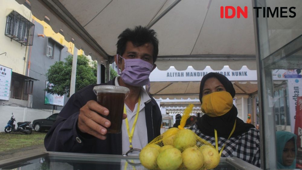 Potret Berburu Takjil di Kampung Ramadan Medan, Cukup Drive Thru