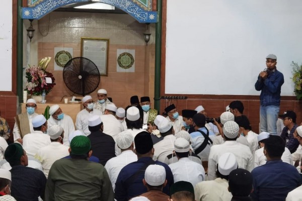 aktivis-buruh-ini-diminta-rizieq-shihab-pidato-di-markas-fpi
