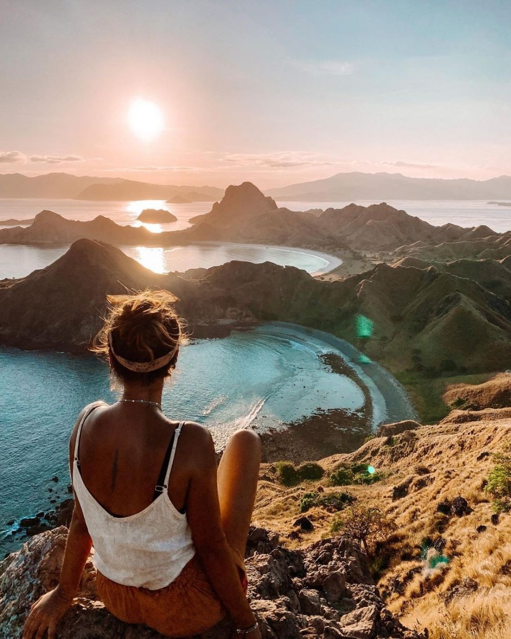 10 Tempat Terbaik Menikmati Sunset di Labuan Bajo