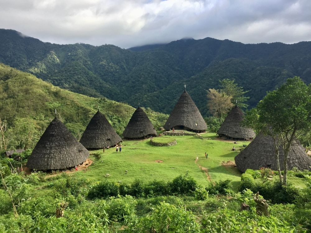 10 Destinasi Wisata yang Cocok untuk Pre Wedding di Labuan Bajo 2022
