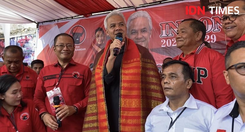 Ganjar Unggah Foto Ngopi Sore Bareng Mahfud, Bahas Isu Cawapres?