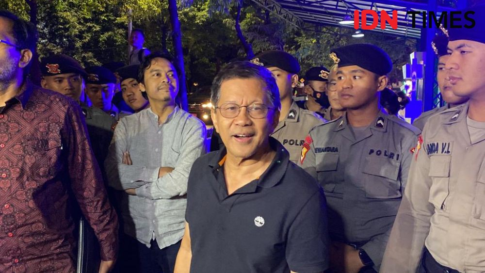 Kronologi Adu Mulut Rocky Gerung dengan Silfester Matutina