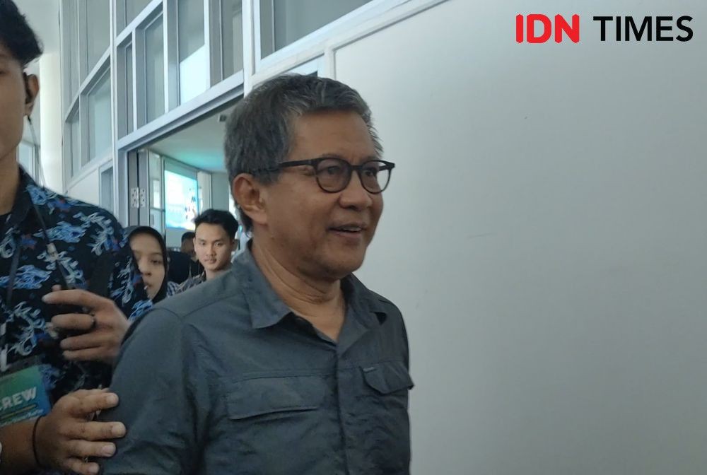 Kronologi Adu Mulut Rocky Gerung dengan Silfester Matutina