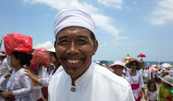 Kamu Patut Bangga! Hal Ini Bikin Orang Bule Ngiri Berat sama Orang Indonesia