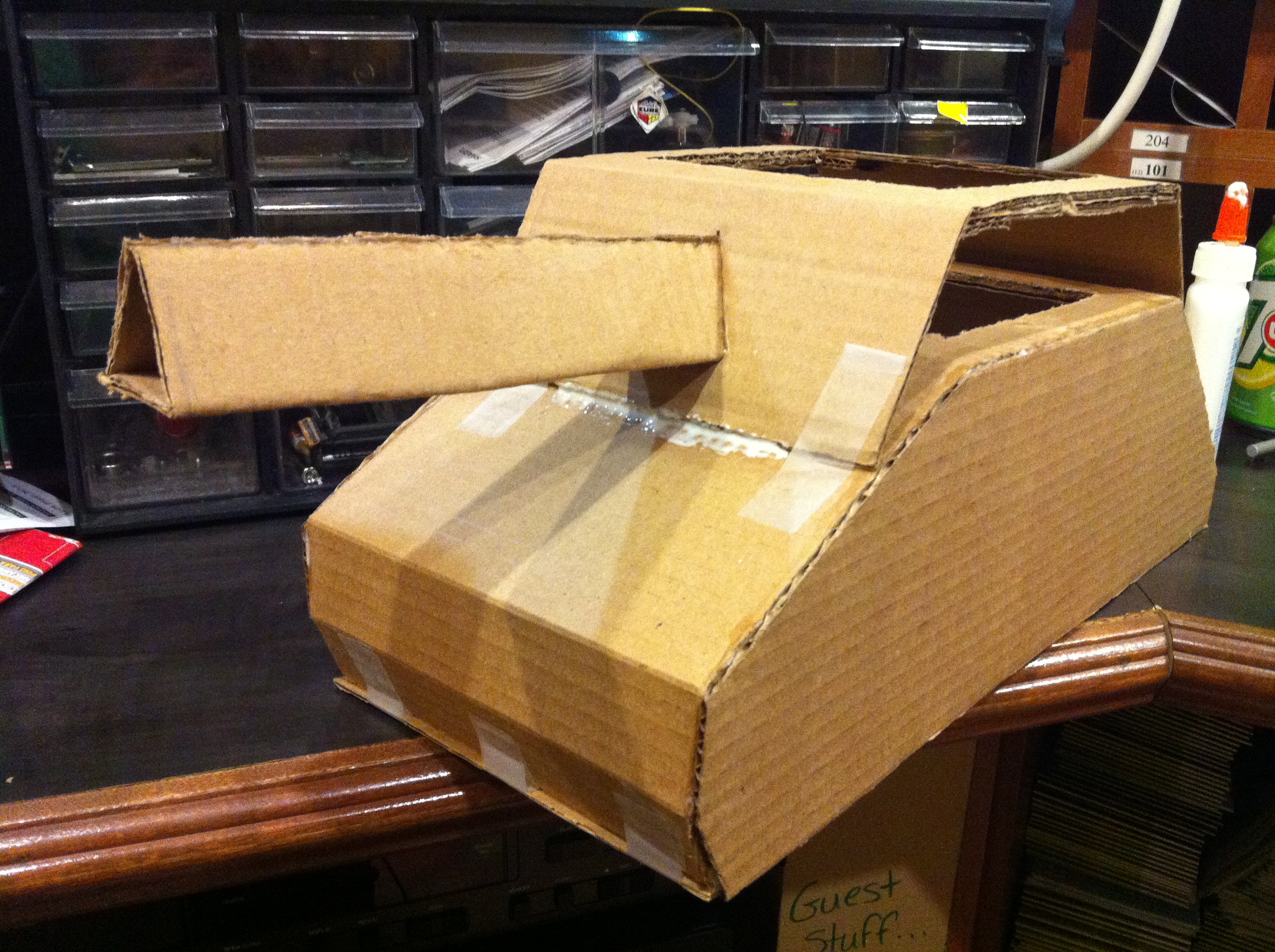 Daripada Gabut Karena Pandemi, Yuk Bikin Tank Buat Kucing Kesayangan