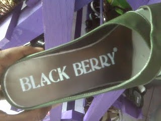 AGAN TAHU GAK,SEJARAH SANDAL JEPIT YANG SERING KiTE PAKE GAN!!??