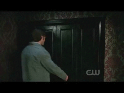 6 Tempat Favorit Hantu Saat Di Kamar
