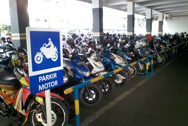 Pengen Bodi Motor Makin Kinclong? Lakukan Tips Berikut Gan!