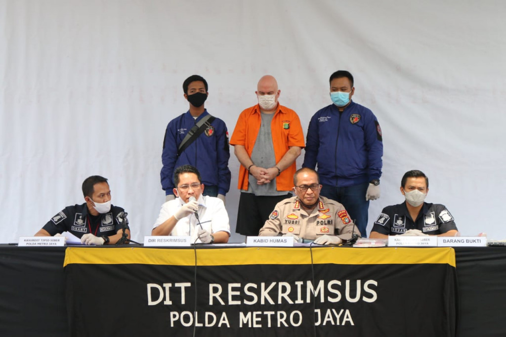 Warga Amerika Pedofil Ditangkap