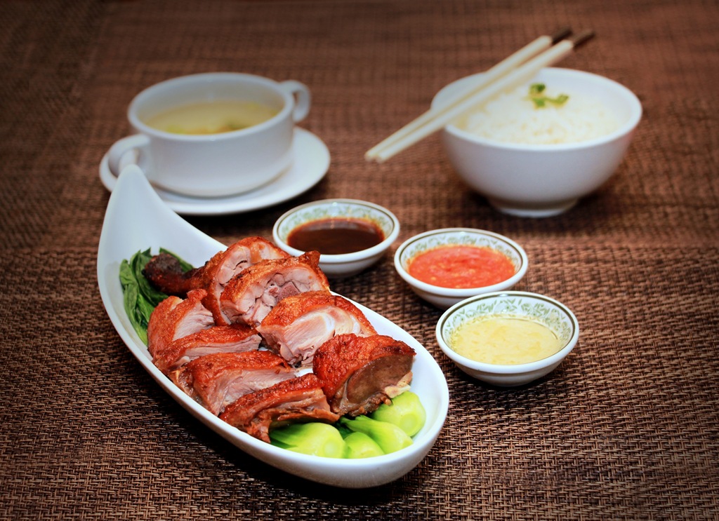 Kuliner Romantis di Medan Bersama Pasangan dan Keluarga! Jalan Semarang Tempatnya!