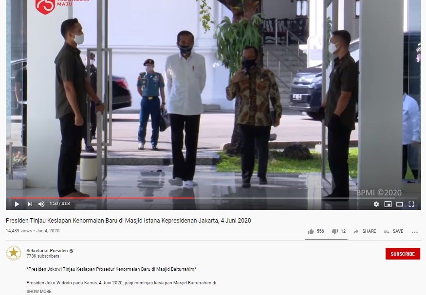 Presiden jokowi masuk masjid pake sepatu? Cek faktanya