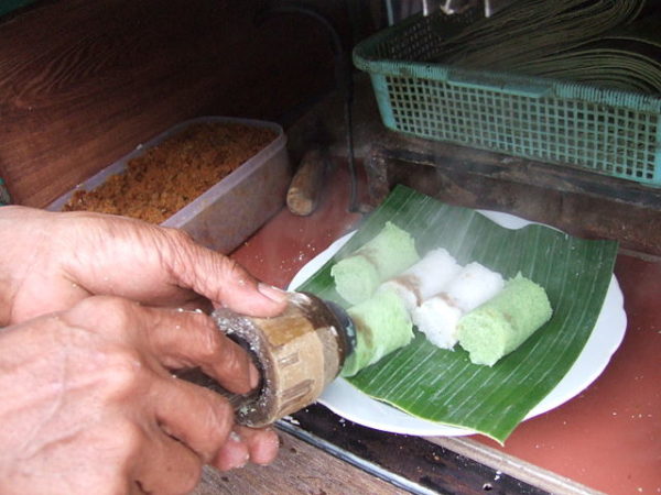 Jangan salah 7 Jajanan Lokal Ini Omzetnya Ratusan Juta Rupiah
