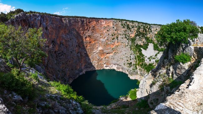 Beberapa sinkhole besar yang ada di Bumi!