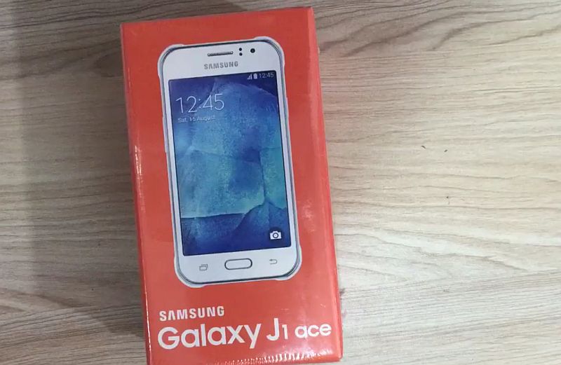 Samsung Galaxy J1 Ace Review by Nerd Reviews