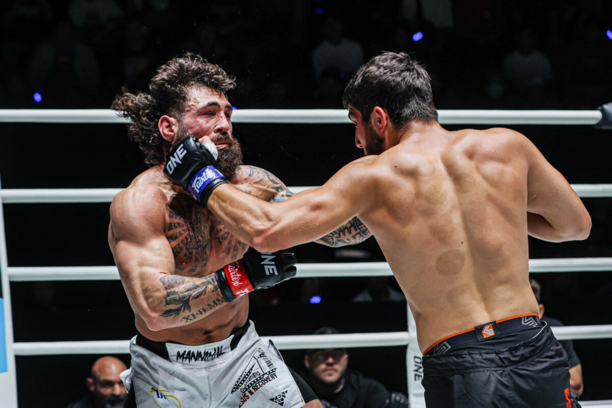 ONE Fight Night 42: Dzhabir Dzhabrailov Hentikan Chase Mann, Jaga Rekor Sempurna