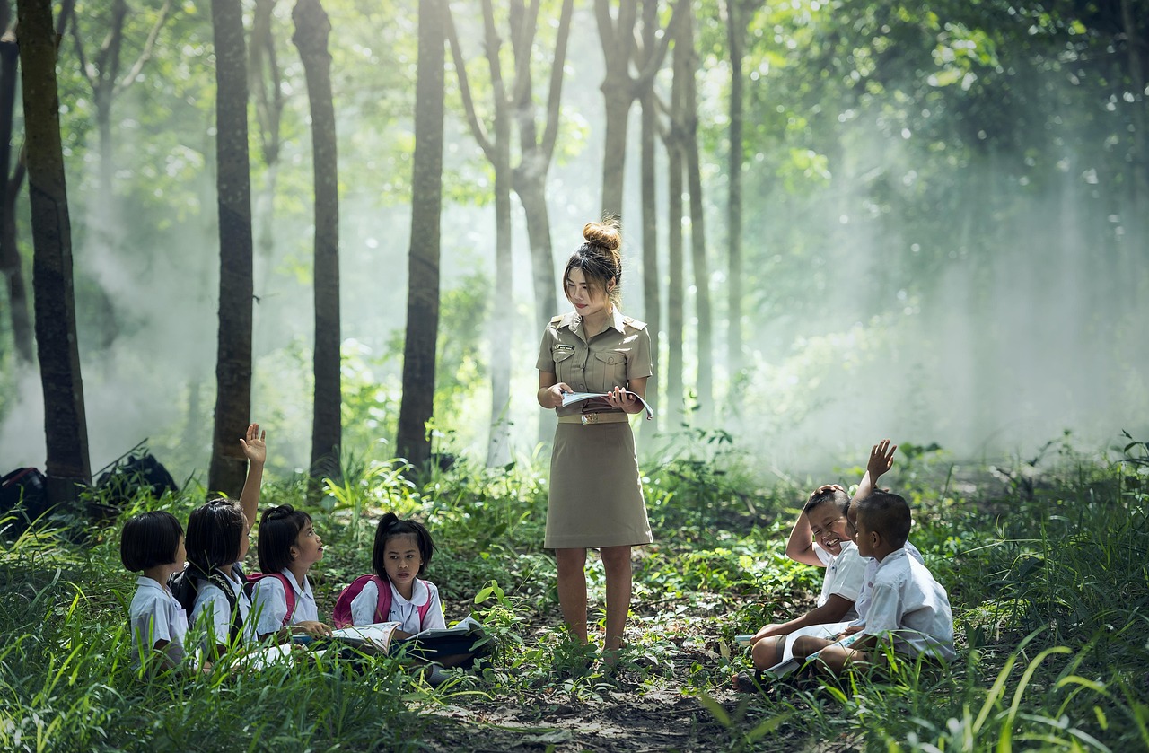 Banyaknya Ilmu dan Perhatian Kecil Menjadikan Muridmu Sukses, Guruku