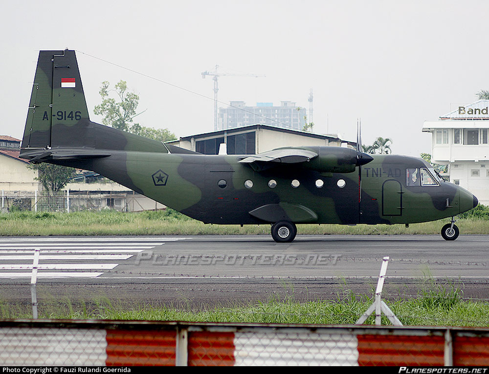 Untuk Pertama Kalinya Pesawat Casa 212 TNI AU Mendarat di Bandara Liku Sambas