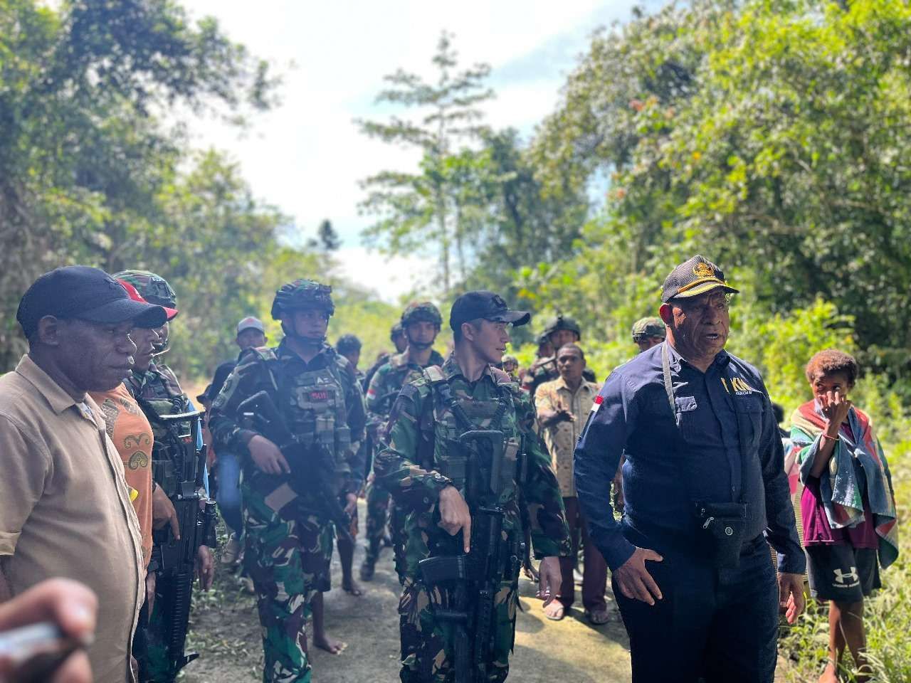 pendekatan-damai-satgas-yonif-501-by-bawa-delapan-anggota-opm-kembali-ke-nkri